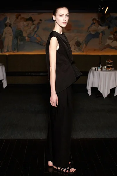 Look 18